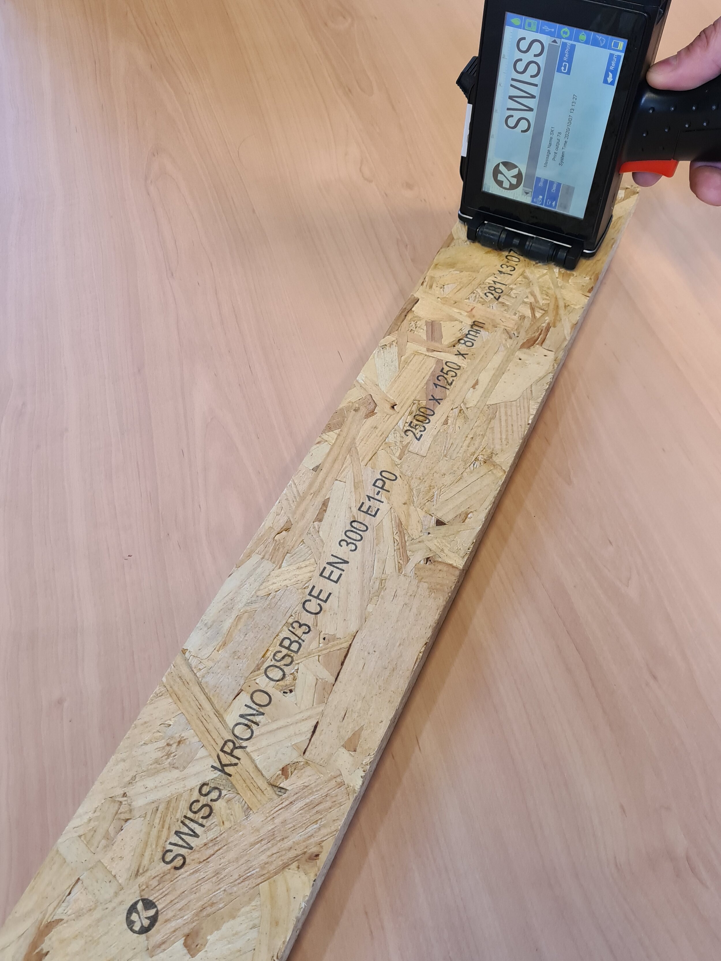 Using the Sojet D1 ‘Dragon’ handjet to print high res logo and information on OSB